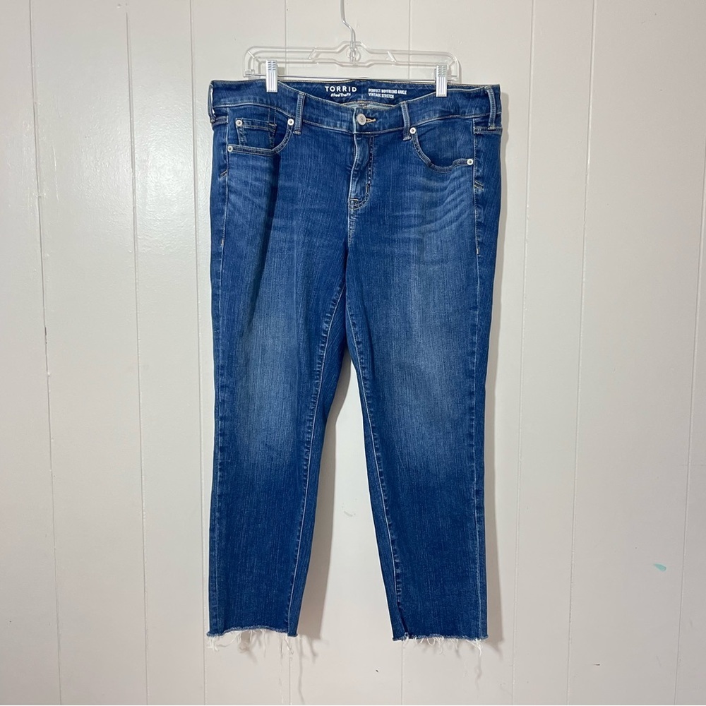 Torrid Perfect Boyfriend Ankle Jeans Plus Size Distressed Raw Hem Stretch Denim